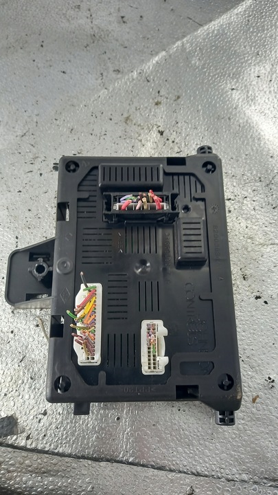 фото №3, Коробка предохранителей renault clio 1.2b iii 07r