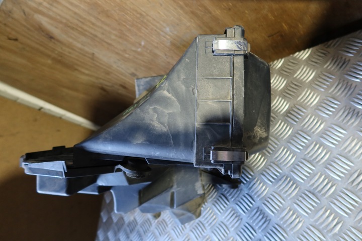 фото №12, Корпус фільтра повітря bmw 7 e65 7788083