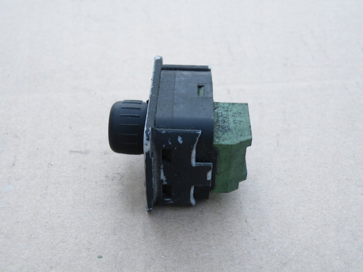 фото №6, Audi a6 c5 fl рестайлінг перемикач регулювання дзеркал 4b0959551b