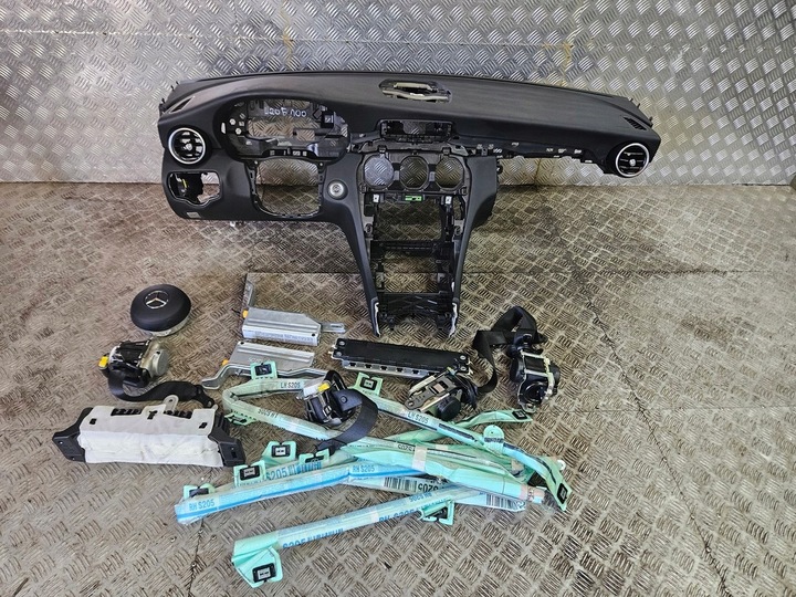 фото №1, Mercedes c клас 205 рестайлінг подушка безпеки панель консоль 4 ремені оригінал w205