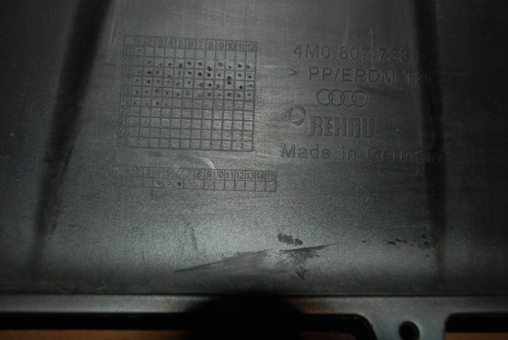 фото №15, Защита нижняя запчасть бампера спойлер перед audi q7 4m 4m0807733