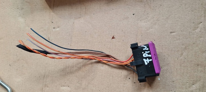 фото №1, A6 c7 4g рестайлінг штекер гніздо obd 3a0972695a a4 b8 a5 q5 audi vw