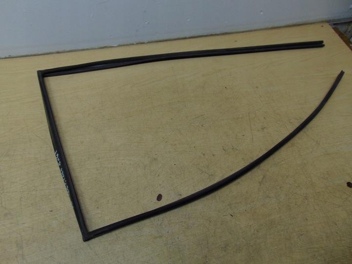 фото №1, Рамка прокладка стёкла дверь зад левая land cruiser