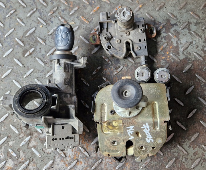 фото №1, Замок кришки капота двері ford focus i mk1 sedan 98-05