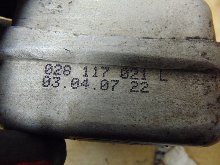 фото №8, Радіаторів масла vw audi a4 golf passat 028117021l