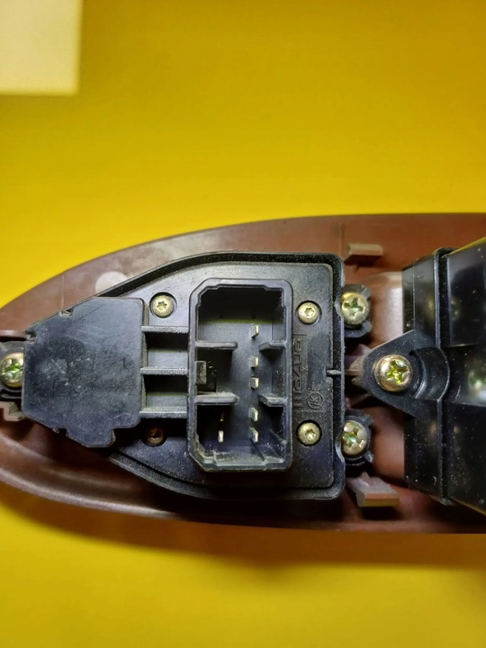 фото №7, Перемикач скло панель лівий перед mazda premacy cb8166350 / c8hd172 nr67