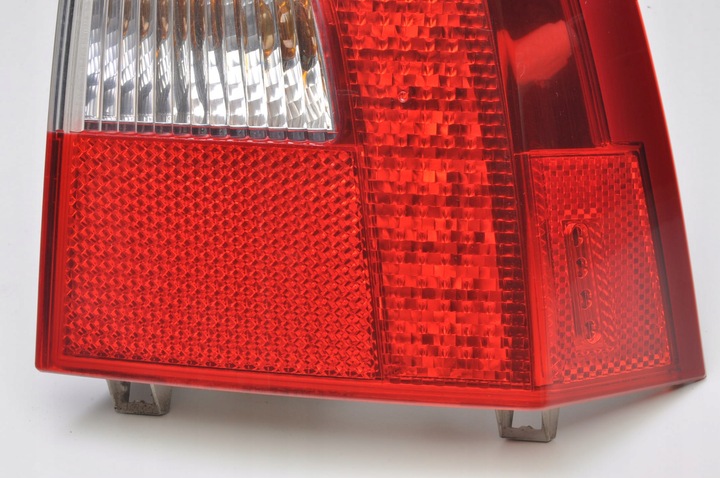 фото №2, Volvo xc70 ii v70 iii лампа правая задняя правые зад 31395073