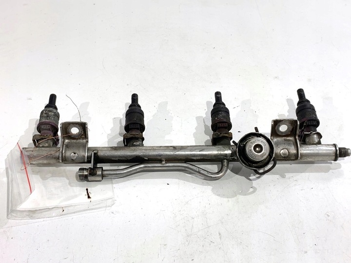 фото №2, Планка впрыскивающий mercedes w203 a1110703095 2.0 163km