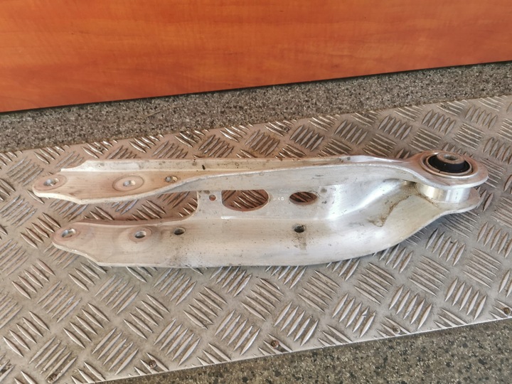 фото №1, Важіль нижній audi q5 801 оригінальний номер 80a505311b