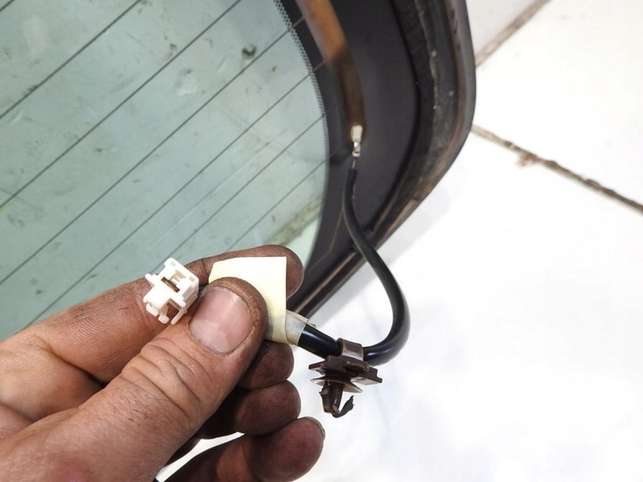 фото №7, Стекло крышки зад задняя toyota avensis iii t27 универсал 43r-001583