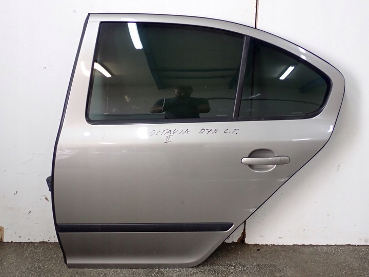 фото №2, Дверь левый зад комплектные оригинал европа skoda octavia ii 07r