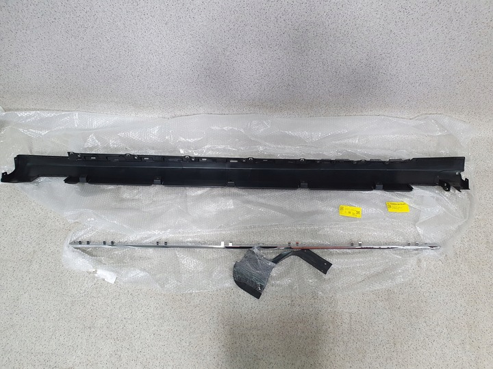 фото №12, Tesla модель s рестайлинг накладка планка пороговая правая комплект новое 6005875-00-j