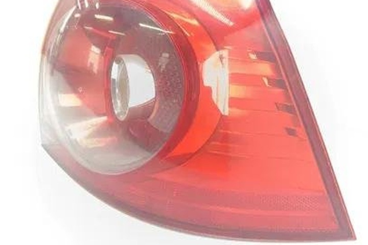 фото №8, Лампа права задня vw golf v варіант 1k5 1k6945096 1.9l дизель 77kw 2006