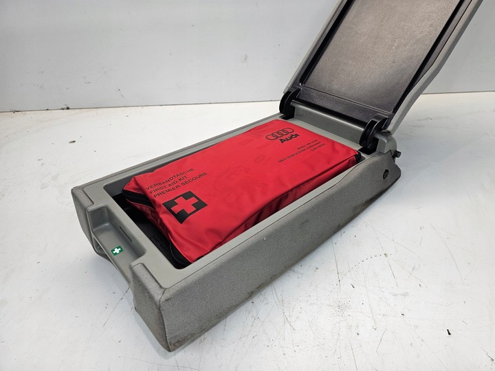 фото №6, Подлокотник сиденья зад audi a6 c6 велюр светлый