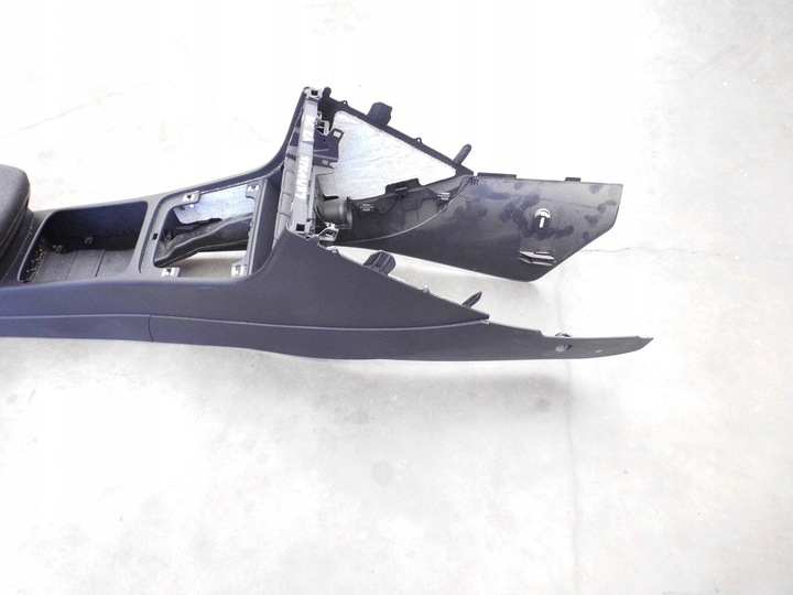 фото №10, Подлокотник туннель vw passat b6 3c материал европа