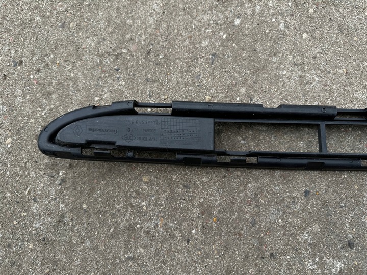 фото №7, Решітка бампера перед renault clio iii