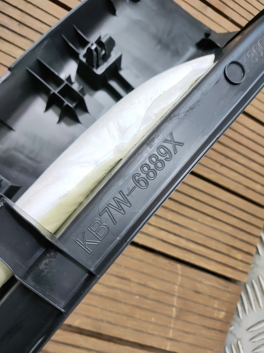 фото №5, Mazda cx-5 ii kf 17-21 планка маскировочная накладка защита ремня заднего kb7w-6889x оригинальный номер