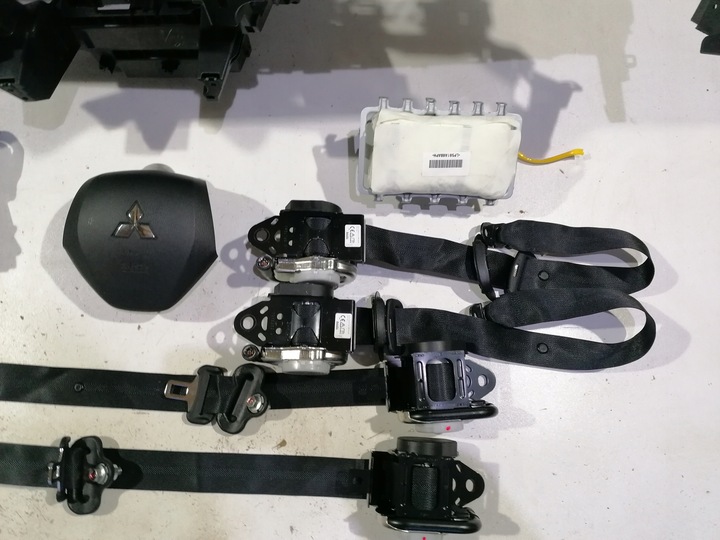 фото №8, Mitsubishi eclipse cross панель консоль подушка безпеки подушки ремені оригінал демонтаж