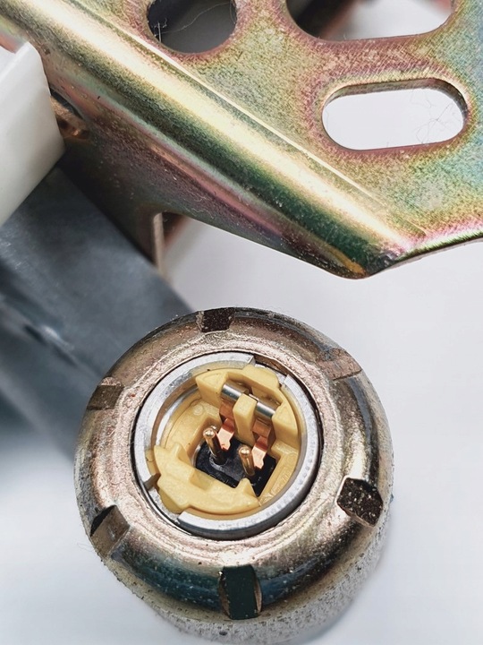 фото №2, Pas натягувач лівий перед daihatsu sirion i європа