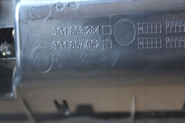 фото №9, Пепельница ruchomy панель vw passat b8 3g1857962