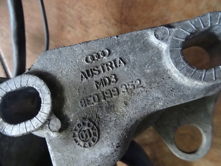 фото №5, Audi a4 b6 2.5tdi стержень стабилизатора перед 8e0199352