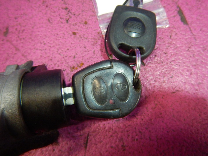 фото №4, Seat cordoba ii 6l 1.4 tdi замок запалювання ключі pod імобілайзер 4b0905851c