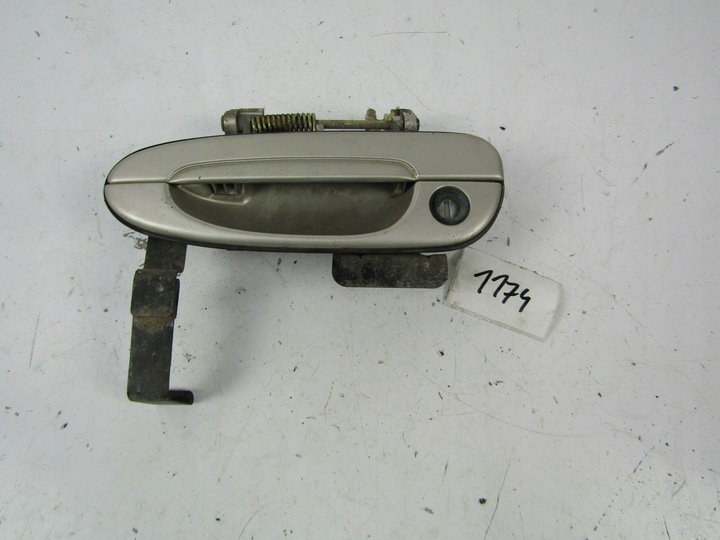 фото №1, Mazda 626 v gf ручка дверь наружная левая перед 00-02 5d fl