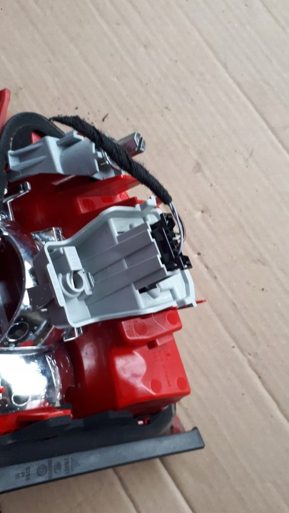 фото №7, A4 b8 s4 лампа led левая левый зад w крышка багажника универсал