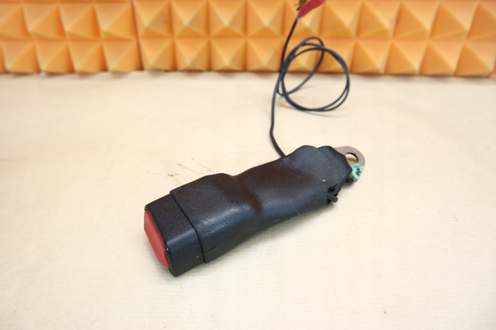 фото №1, Mercedes ml w163 рестайлинг клипса застёжка ремня сиденья зад