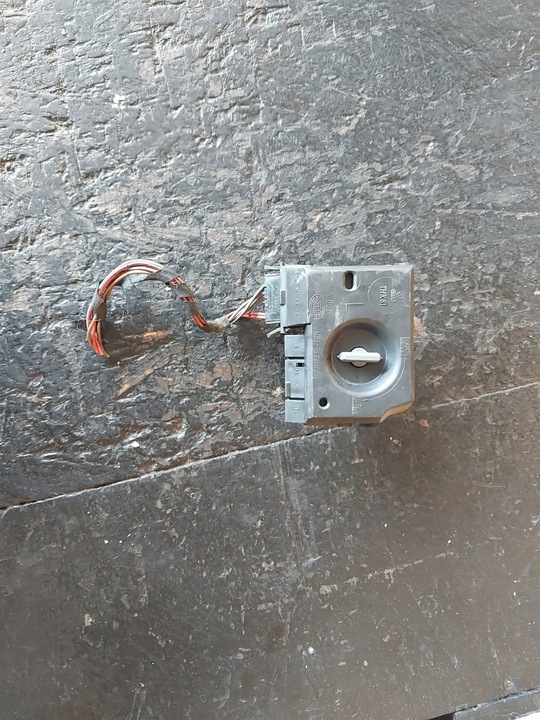 фото №8, Вкладка лампы задней левый audi 80 b4 sedan thk81