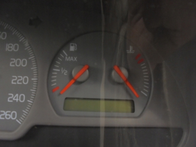 фото №8, Volvo s40 v40 1 панель приладів 1,8 122km b4184s2 00-04 v40 fl 30889710/d