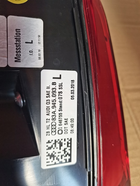фото №8, Audi q3 83a комплект лампа зад w кришка багажника 83a945093b 83a945094b usa