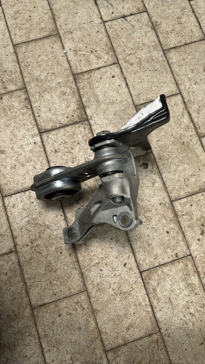 фото №6, Кронштейн подушка коробки renault scenic iv / megane iv 112383734r