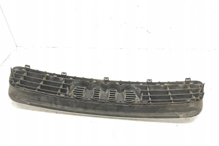 фото №8, Решётка радиатора audi a3 sportback 8va, 8vf 8l0853651a 1.9l дизель 81kw 2000