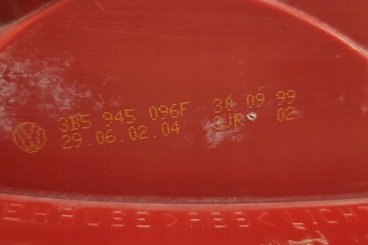 фото №8, Лампа права задня vw passat b5 3b2 3b5945096f 1.9l дизель 81kw 1999