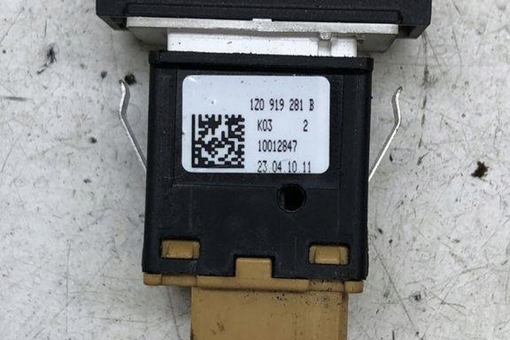 фото №1, Кнопка pdc skoda octavia ii combi 1z5 1z0919281b 1.8l бензин 2010