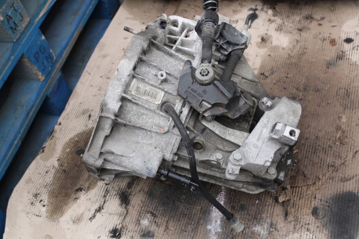 фото №1, Коробка передач коробки передач renault megane scenic 1.5 dci 7701700569 tl4a027