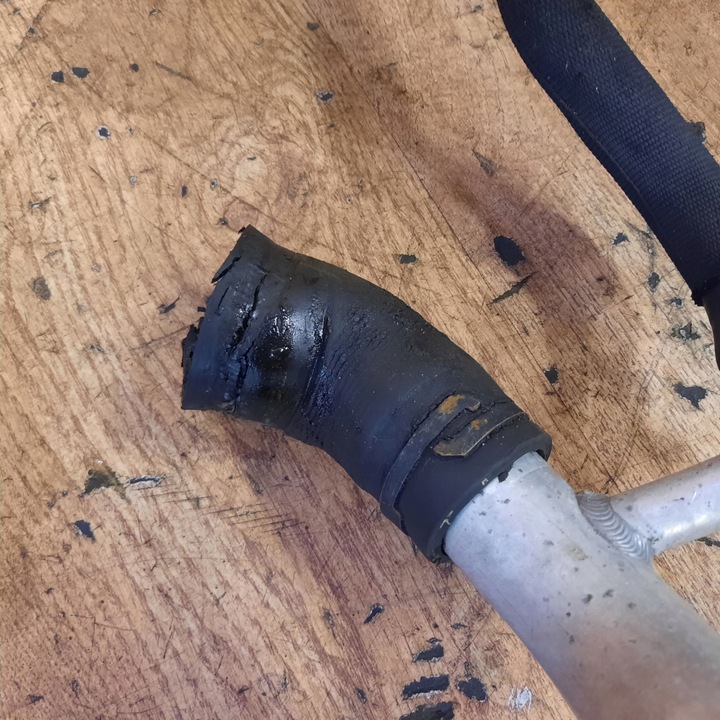 фото №5, Bmw e92 e90 335i 3,5i n54 труба шланг води