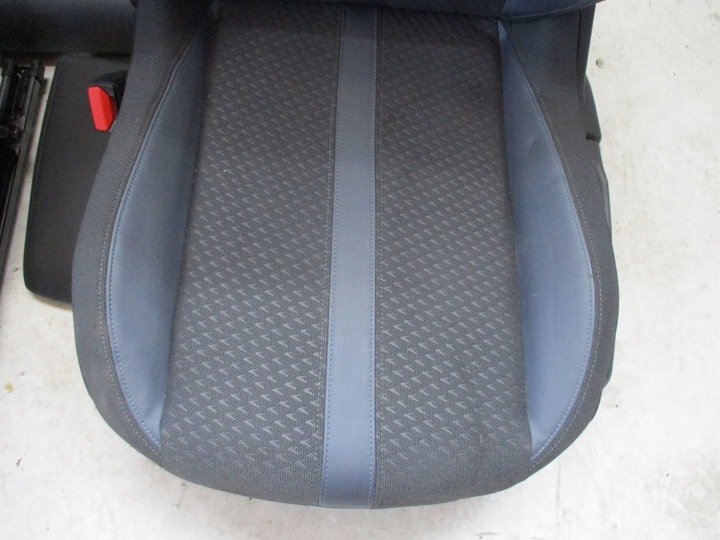 фото №7, Обивка pół кожа сиденья peugeot 2008 20r