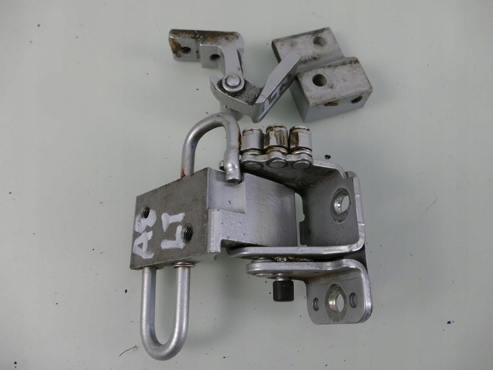 фото №1, Audi a8 d3 рестайлінг петлі двері лівий зад ly7w