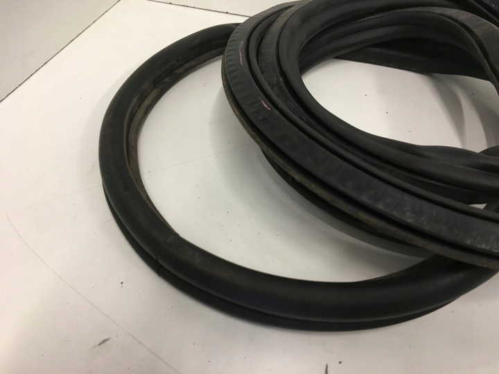 фото №12, Прокладка кришки багажника audi a4 b7 2004-2008 combi 8e9827705