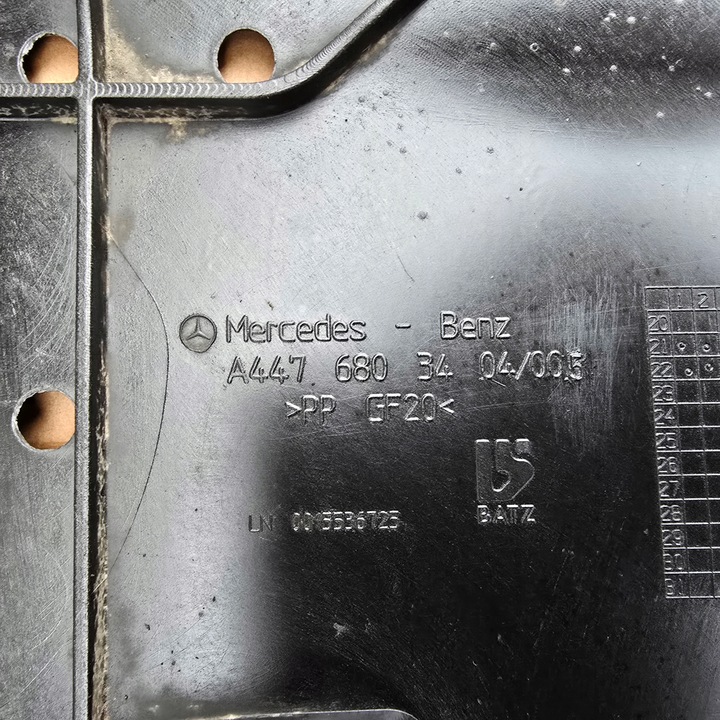 фото №6, Mercedes v-klasa w447 захист шасі a4476803404