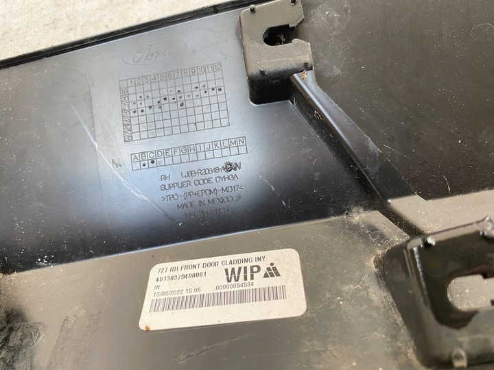 фото №10, Ford mustang mach-e 21- планка накладка дверь правые перед lj8b-r20848-acw