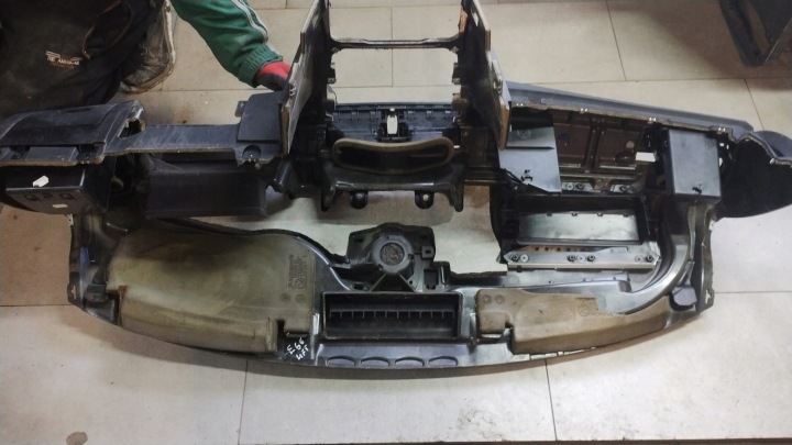 фото №6, Bmw e60 e61 рестайлінг торпедо роздавальна консоль 6976421