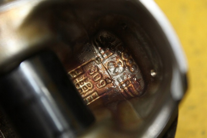 фото №6, Поршень поршни cjs audi a3 s3 vw golf vii leon iii 1.8 tfsi 06kbc 082717 82.320