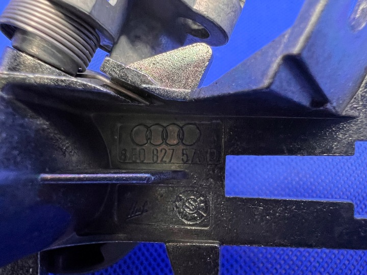 фото №4, Audi a8 d4 вставка двері кришки ключ 4h1837167a 8e0827573d