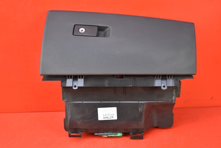 фото №1, Бардачок пассажира eu 30676278 volvo s70 v70 3 iii 07-16