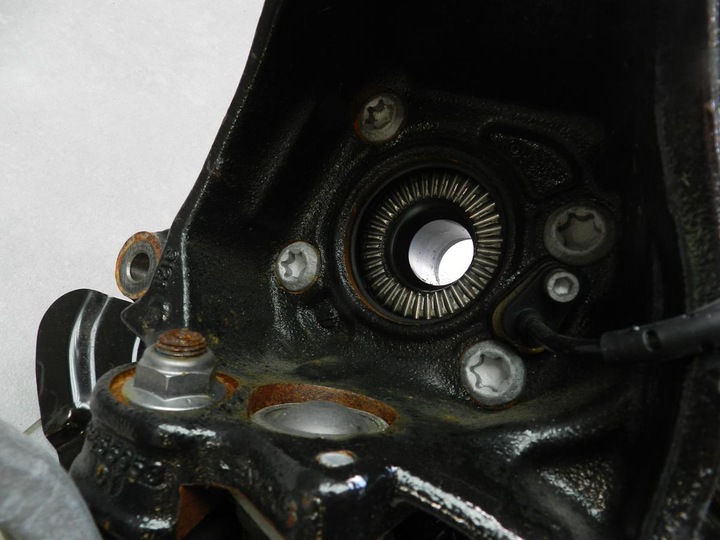 фото №12, Bmw x4 f26 поворотный кулак рычаг левый перед 6855953