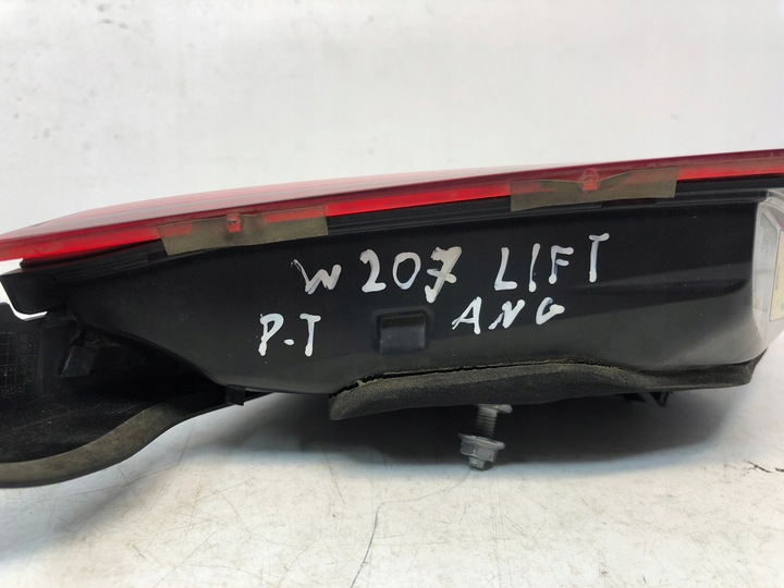 фото №11, Mercedes-benz оригінальний номер a2079063800 лампа задня комбінована права кришка