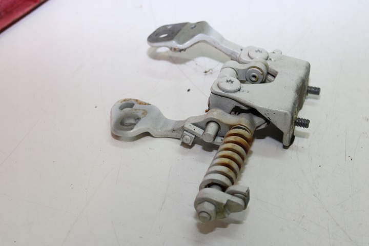 фото №4, Bmw e91 петля крышки багажника правые 7119042